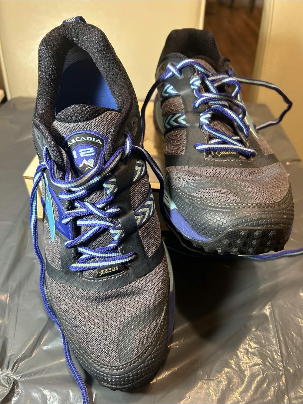 Brooks Women's Cascadia 12 Trail Athletic running Shoes Med(B) Size: 9.5 - Picture 4 of 7